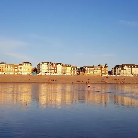 Appartement d'une chambre avec vue sur la mer balcon et wifi a Mers les Bains a 3 km de la plage Appartement