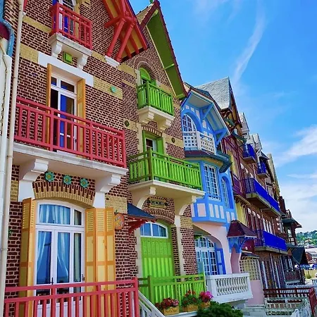 Appartement Appartement d'une chambre avec vue sur la mer balcon et wifi a Mers les Bains a 3 km de la plage *
