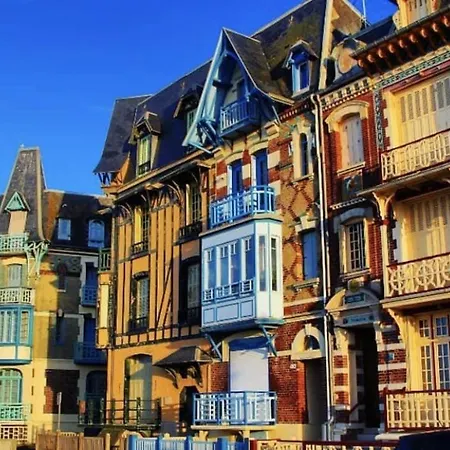 Appartement d'une chambre avec vue sur la mer balcon et wifi a Mers les Bains a 3 km de la plage *